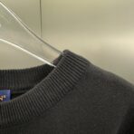 Louis Vuitton pre-owned 2010 logo-intarsia black jumper - Image 4