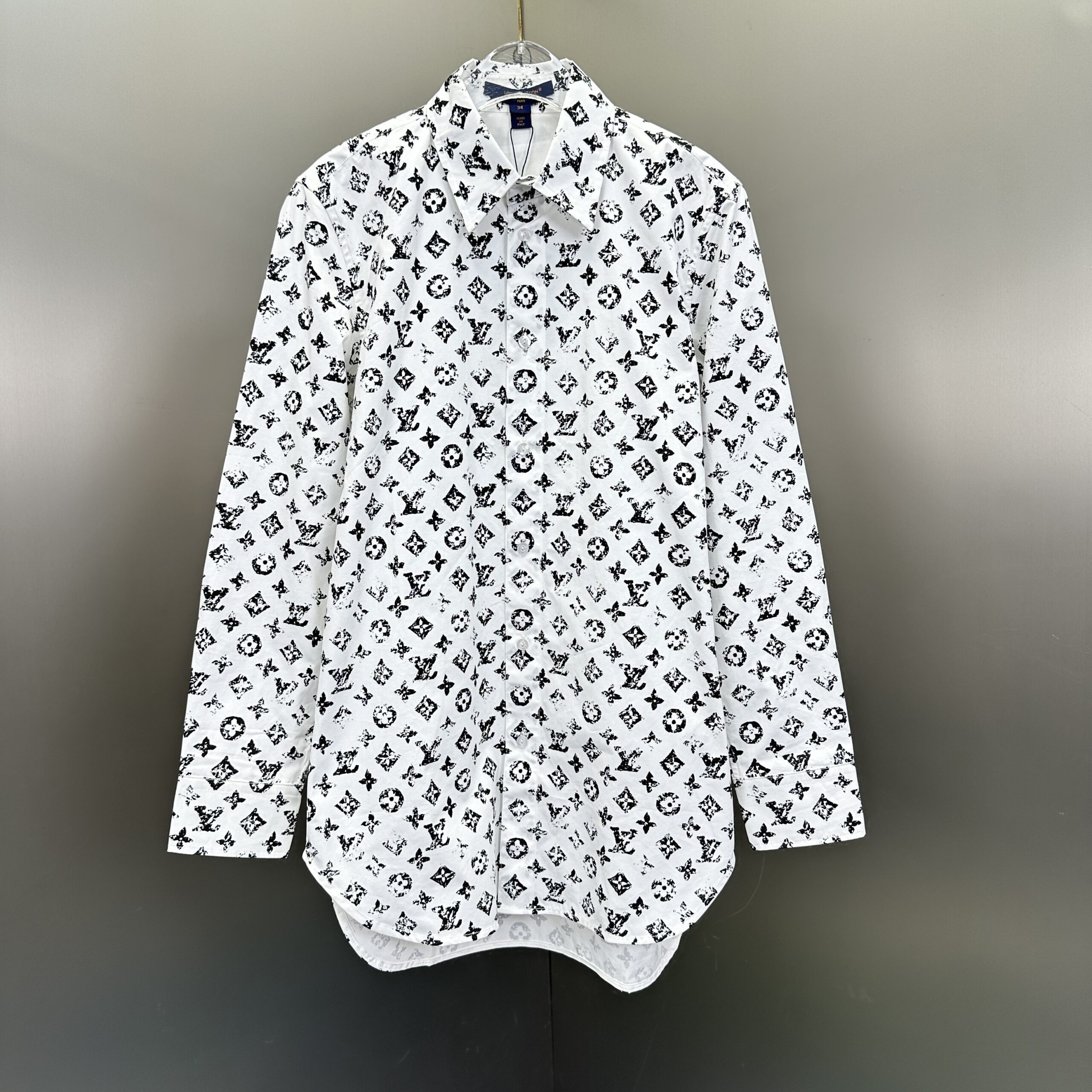 bcd67200 Louis Vuitton Graphic Monogram Shirt in a black and white colorway. - Image 1