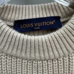 Louis Vuitton Graphic Knitted Crewneck sweater in a beige/cream color - Image 13