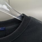 Louis Vuitton Monogram Degradé Crew Neck sweatshirt in black and white cotton - Image 7