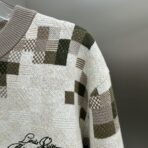 Louis Vuitton Graphic Crewneck in cream and brown tones with an allover Snakoflage jacquard pattern - Image 9